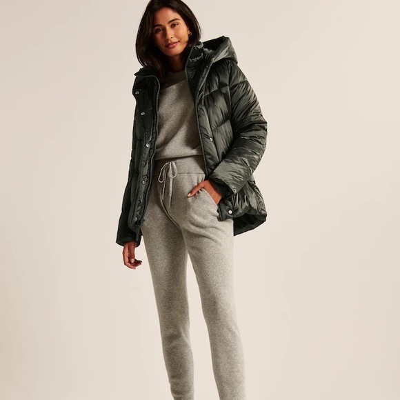 Abercrombie & Fitch Ultra Mid-Length Puffer - Picture 6 of 7